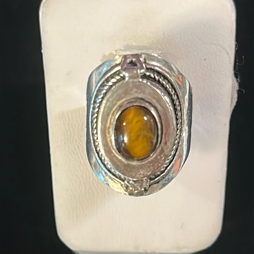 ⭐⭐ Tiger Eye Secret Compartment Ring⭐⭐